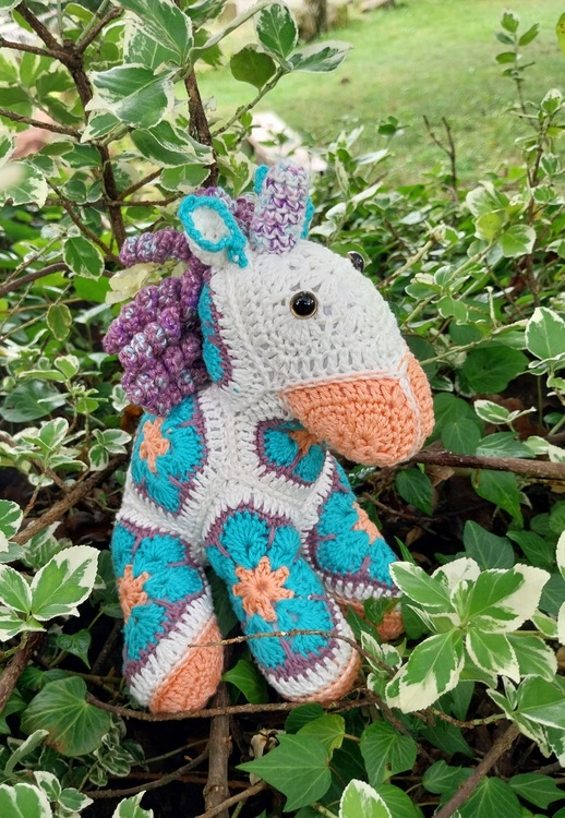 Einhorn mit African Flowers Häkelanleitung als PDF DYN