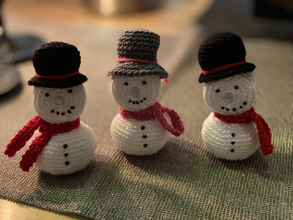 Häkelanleitung Schneemann mit leuchtender Nase - Amigurumi