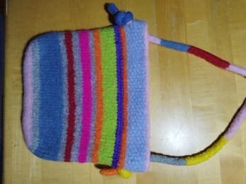 Stricken und in der Waschmaschine filzen