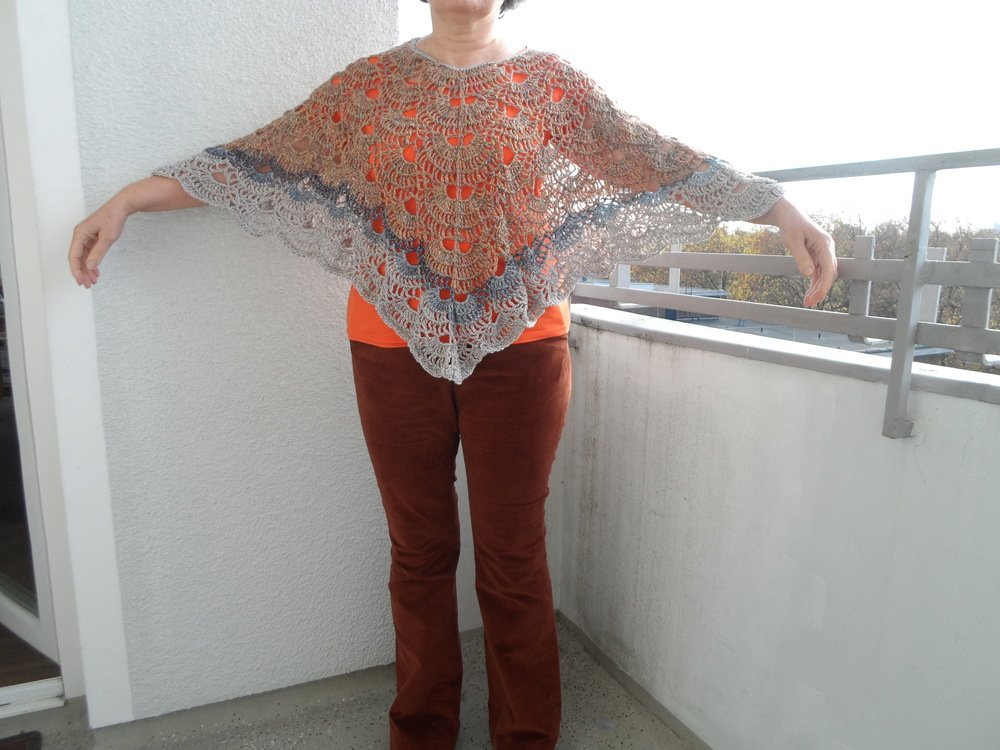 Poncho &quot;Virus-Like&quot; aus 1 BOBBEL-COTTON  Woolly Hugs häkeln