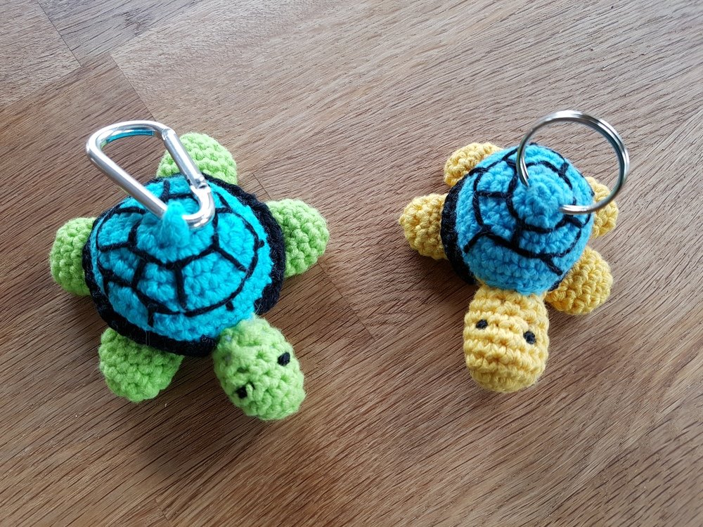 Turtle Keychains, crochet pattern, amigurumi by jennysideenreich