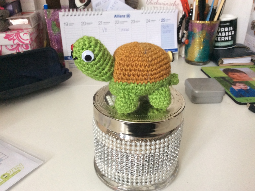 Turtle Keychains, crochet pattern, amigurumi by jennysideenreich