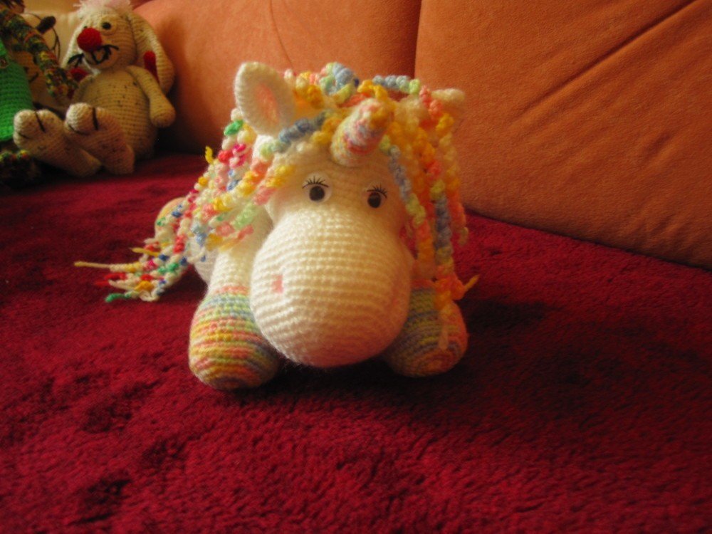 2 in 1: Trophäe oder großes Kuscheltier, Regenbogen Einhorn, Häkelanleitung als PDF