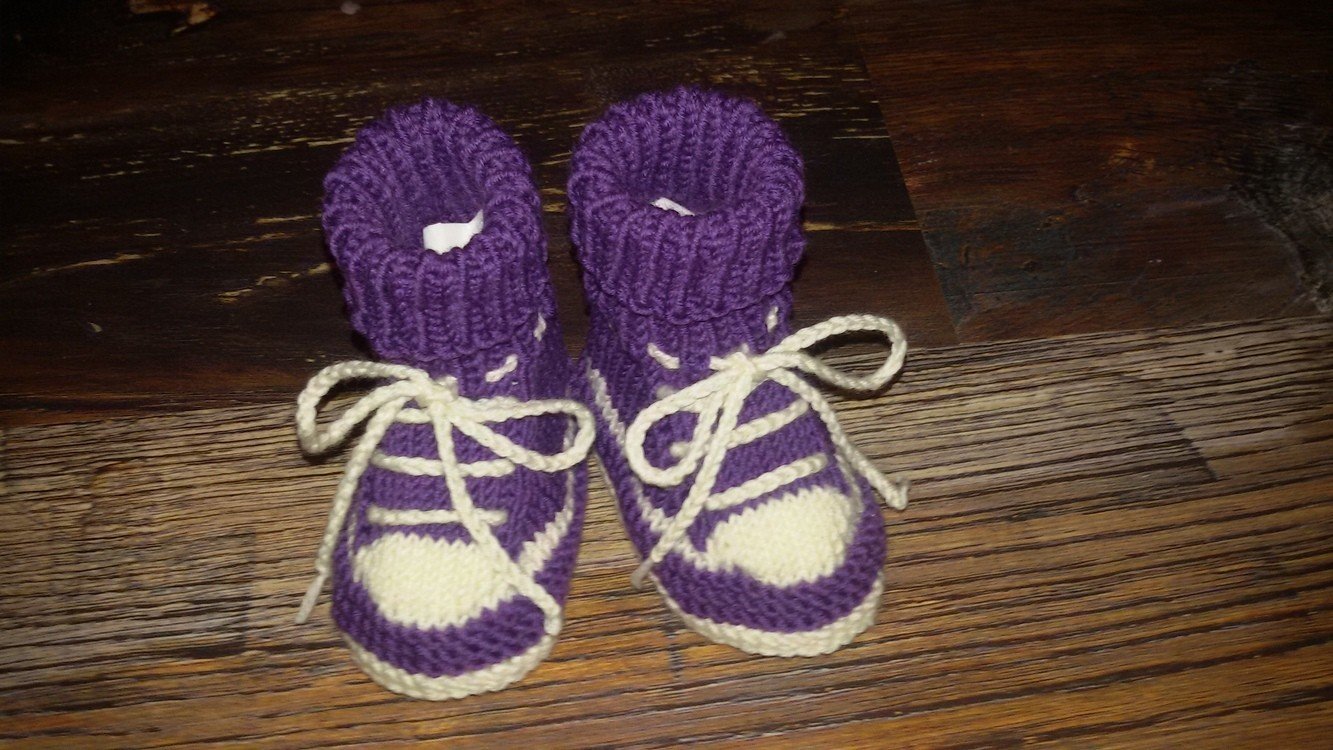 Strickanleitung Babyschuh &quot;Mein erster Turnschuh&quot; 4 Größen, mit Video