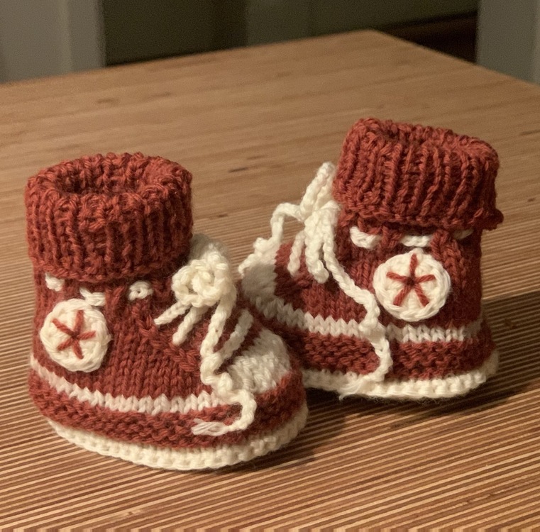 Strickanleitung Babyschuh &quot;Mein erster Turnschuh&quot; 4 Größen, mit Video