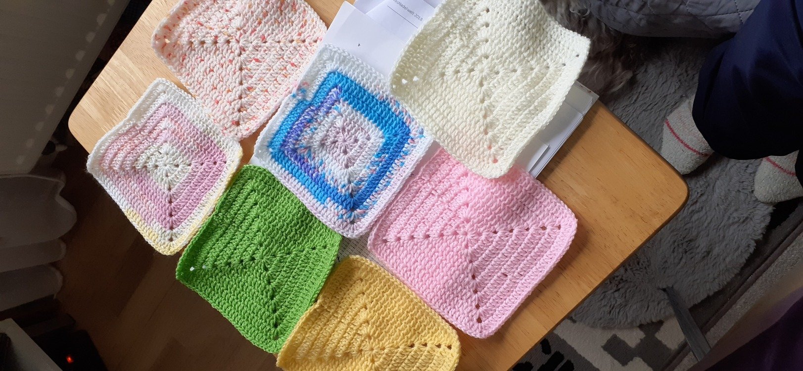 Häkelanleitung für Babydecke für Anfänger aus Granny Squares