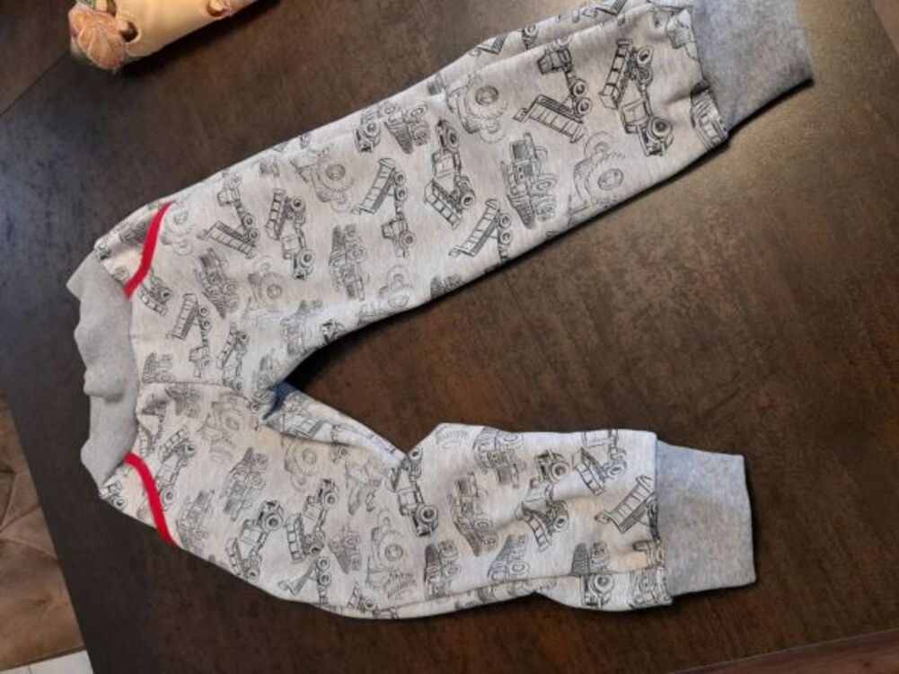 Lange Kinderhose Größe 74-152, Schnittmuster &amp; Nähanleitung