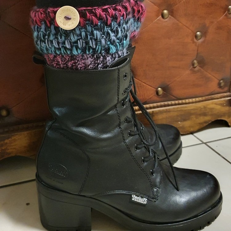 Häkelanleitung boot cuffs/Beinstulpen mit Knopf (jegliche Grösse)