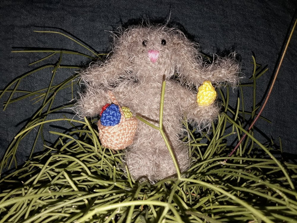 Hase Lisa &amp; friends, kleine Osterdeko ganz schnell gehäkelt