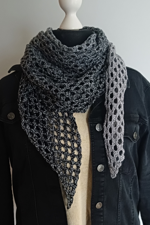 Triangular Scarf &quot;Aquamarine&quot; – Crochet Pattern