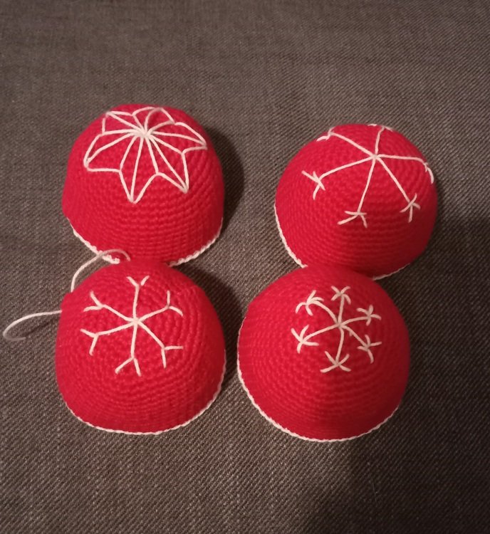 Häkelanleitung - Knuffige Weihnachtskugeln - mit 4 Figuren - Christbaumkugeln, Baumschmuck