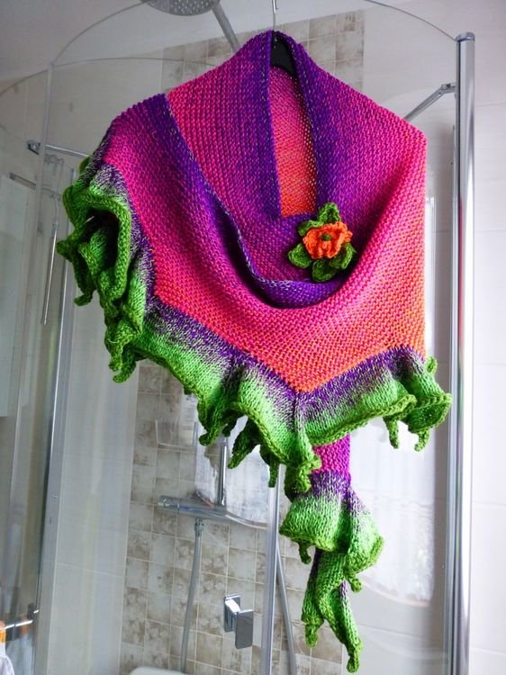 Hibiskusblüte, gestrickt