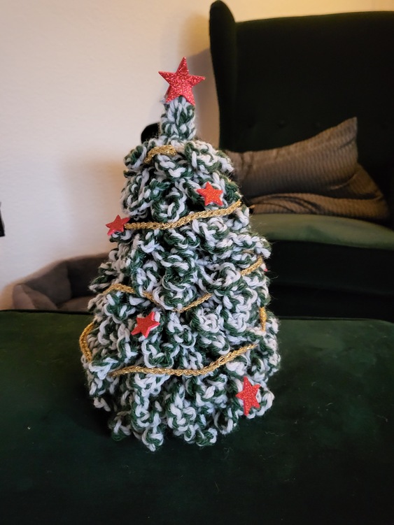 Häkelanleitung kleine Tanne / Weihnachtsbaum häkeln