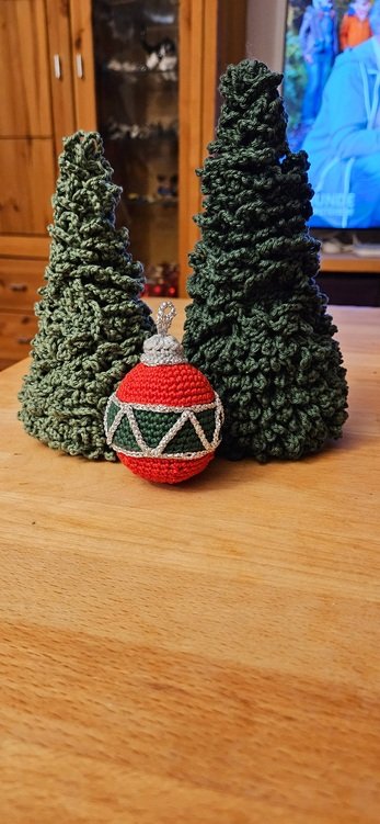 Häkelanleitung kleine Tanne / Weihnachtsbaum häkeln