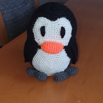 Mein Sohn hat jetzt ein Pinguin. :) Der hat noch gefehlt bei all dem was Mama schon für ihn gehäkelt hat. Er ist echt perfekt für einen 3 Jährigen. Danke. :)