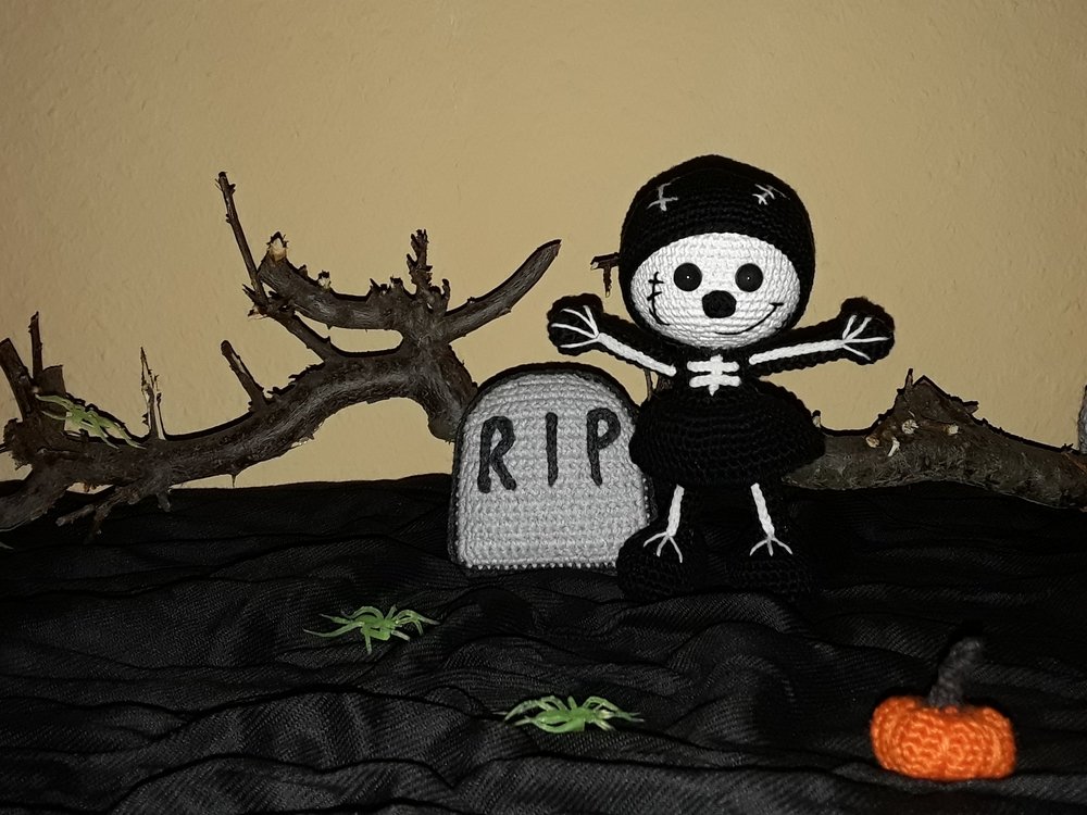 159DE Häkelanleitung Puppe im Skeleton Kleid - Amigurumi PDF Stelmakhova CP