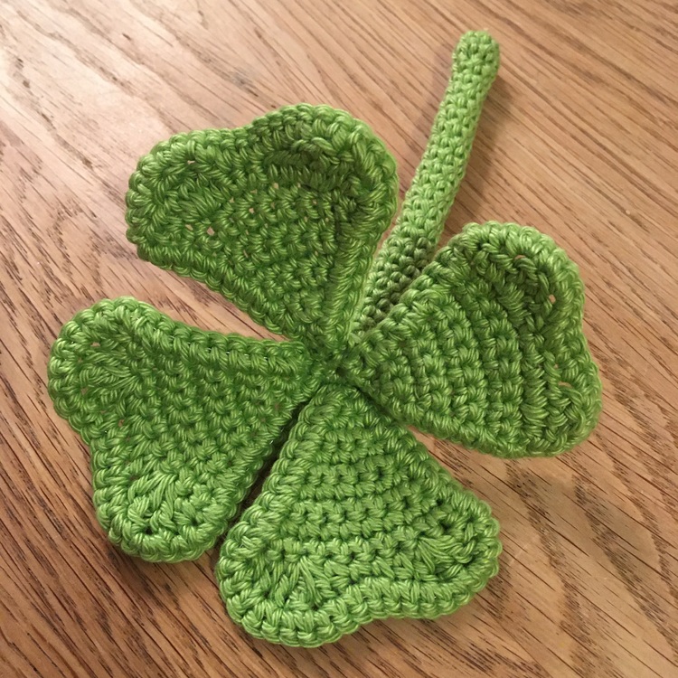 Crochet pattern Shamrock