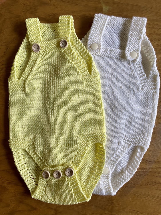 STRICKANLEITUNG * Baby Strampler, Body,  Sommerhose in 3 Größen