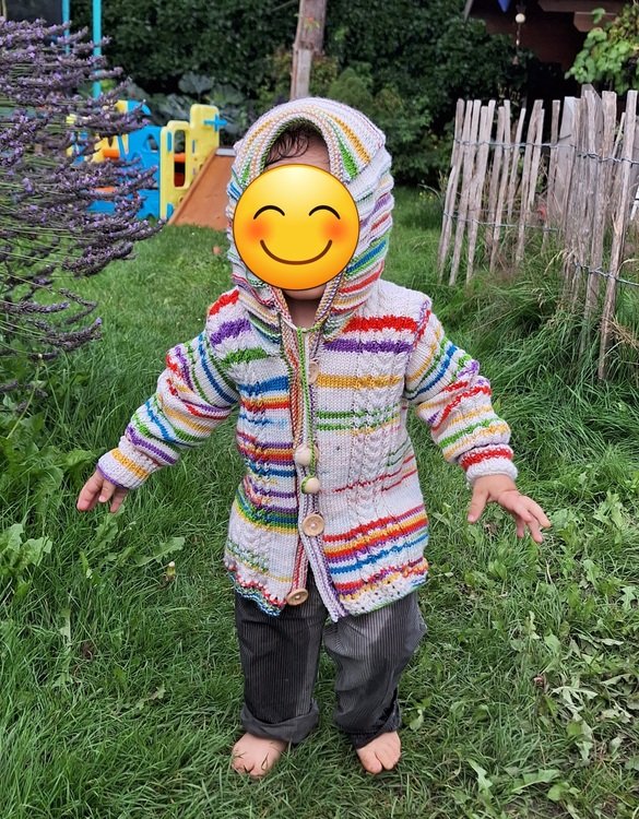 Strickanleitungen _ Kapuzenjacke - Junior