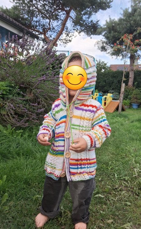 Strickanleitungen _ Kapuzenjacke - Junior