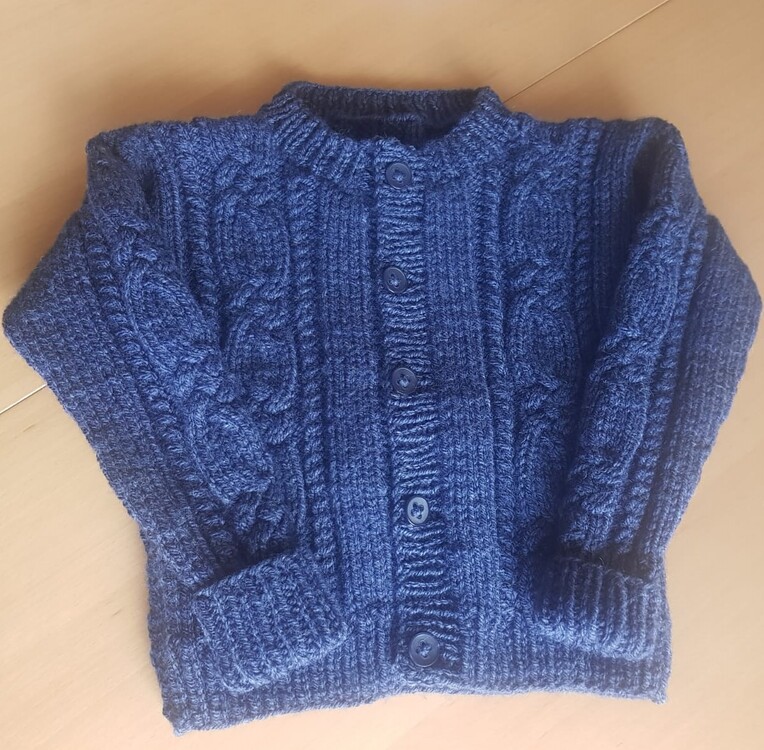 Strickanleitung Kinderjacke Martha &amp; Matthis in den Größen 98 bis 128