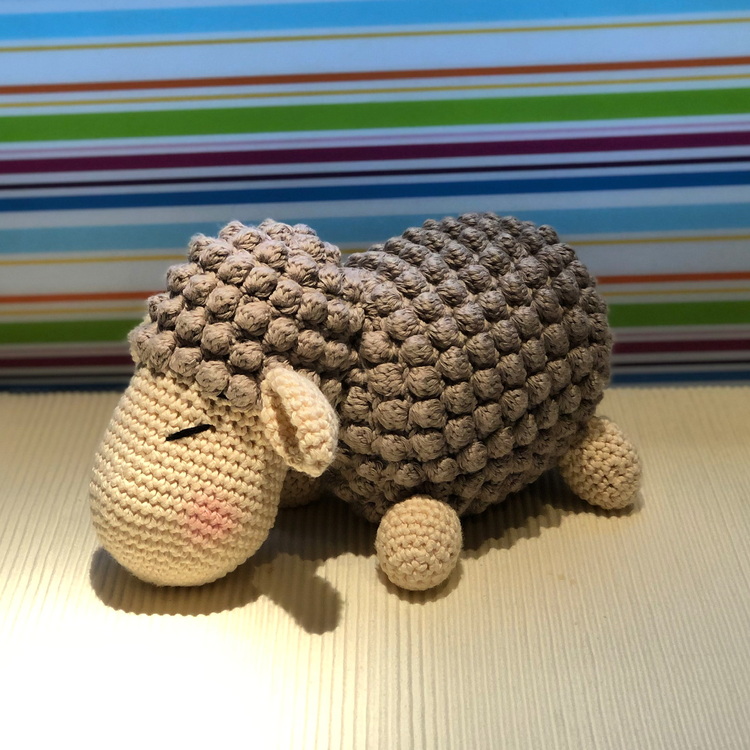 Häkelanleitung Schäfchen Frieda als Spieluhr, Amigurumi