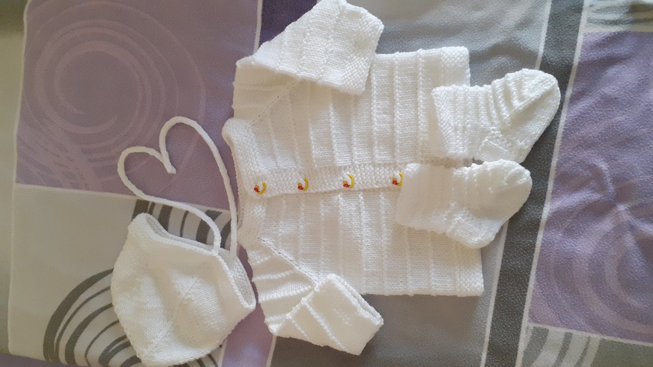 BABY SET IN 3 GRÖßEN -  JACKE MIT APPLIKATION UND TEUFELSMÜTZE * RVO