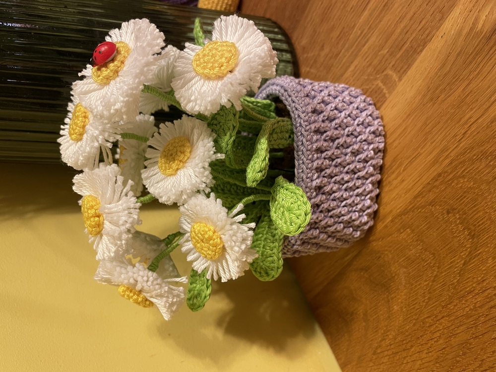 Crochet decoration daisies for table, door and wall