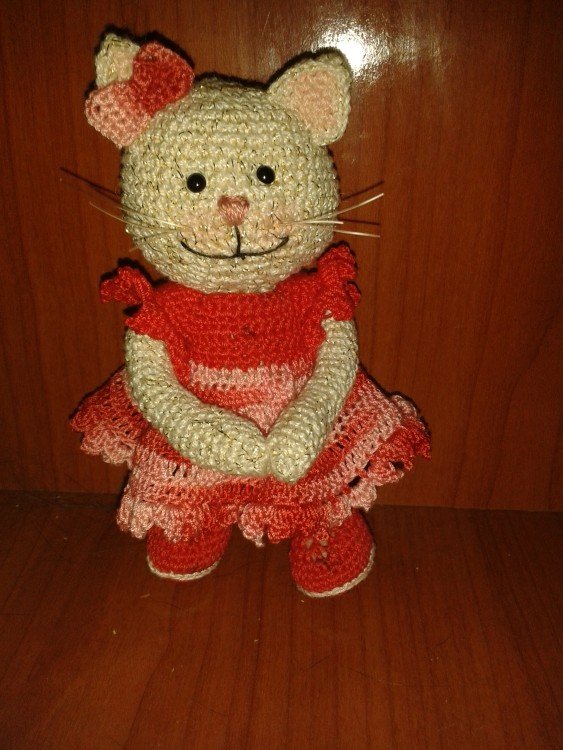 Amigurumi Katze mit Rüschen Kleid 17 cm Groß ( 19 cm mit Ohren )