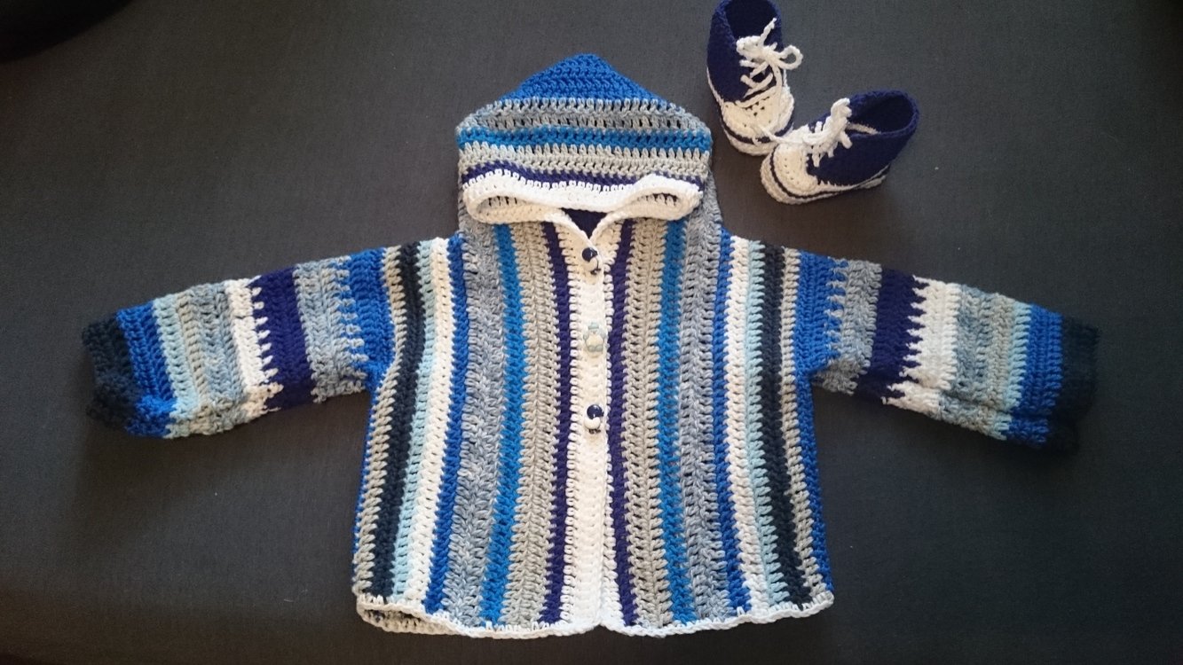 Babyjacke mit Kapuze