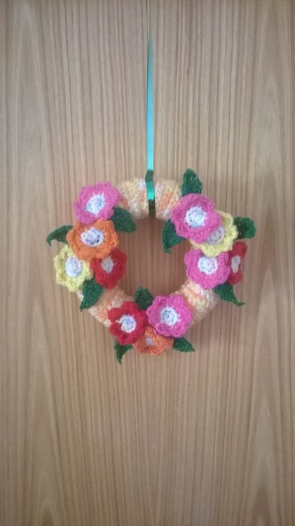 Door Wreath Flower Power - Crochet Pattern