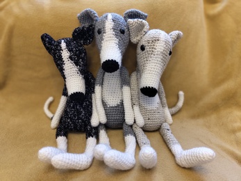 I love this pattern so much, it is easy to follow, and quite fast to make a beautiful greyhound! Thank you very much!