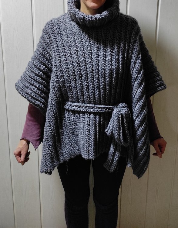 Mädchen Poncho mit Rollkragen Häkelanleitung E-Book / Kostenlos