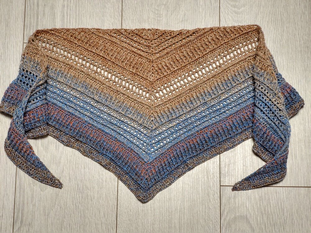 Plakans - flat triangle Shawl