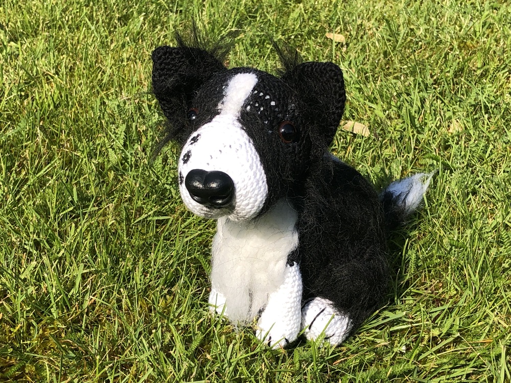 Australian Shepherd Amigurumi sitting dog crochet