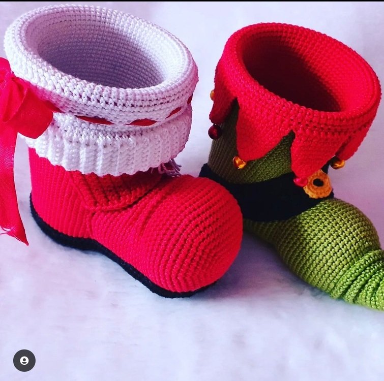 Crochet Pattern &quot; Set of Santa boot and Elf Shoes&quot;