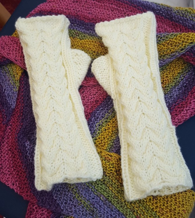 Strickanleitung Stulpen Curola - fingerlose Handschuhe