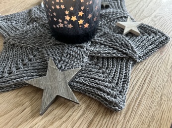 Super schöne Anleitung. Der ⭐️ ist fix gehäkelt.
Meine Arbeit 🧶, mein Foto 📸