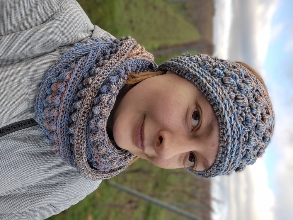 Noppi - cosy crochet loop