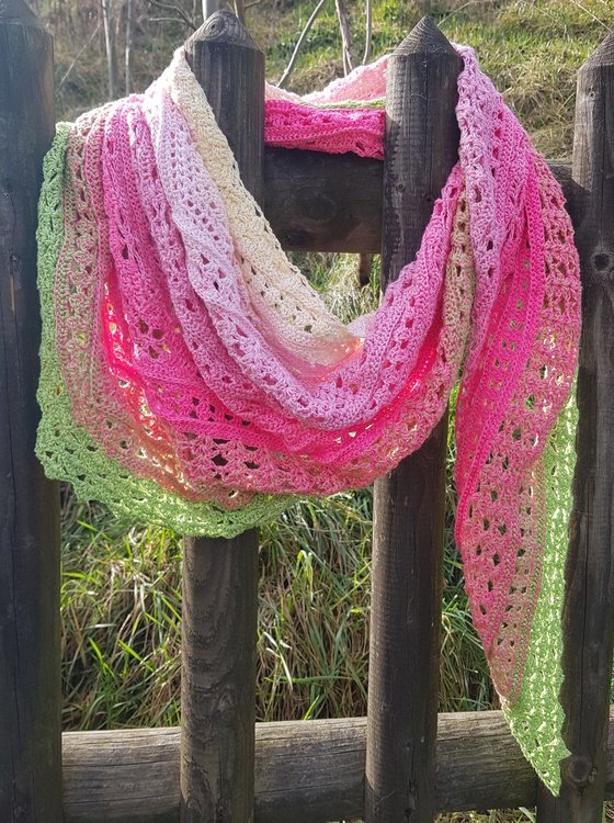 Crochet Pattern Flat Triangular Scarf &quot;Graia&quot;