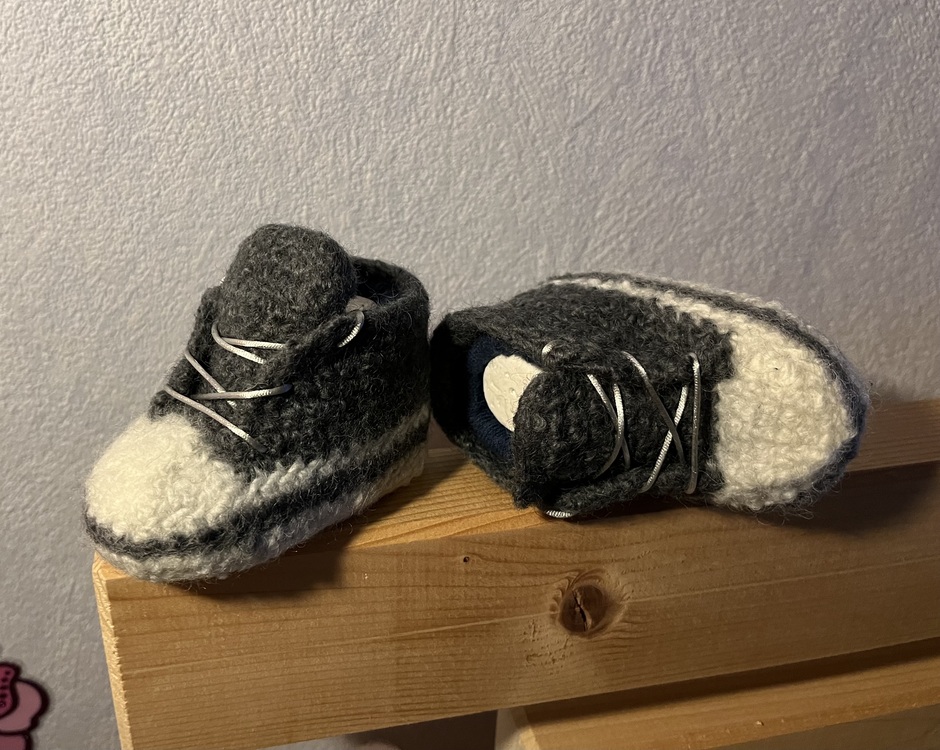 coole Turnschuhe für kleine Zwerge - häkeln und filzen