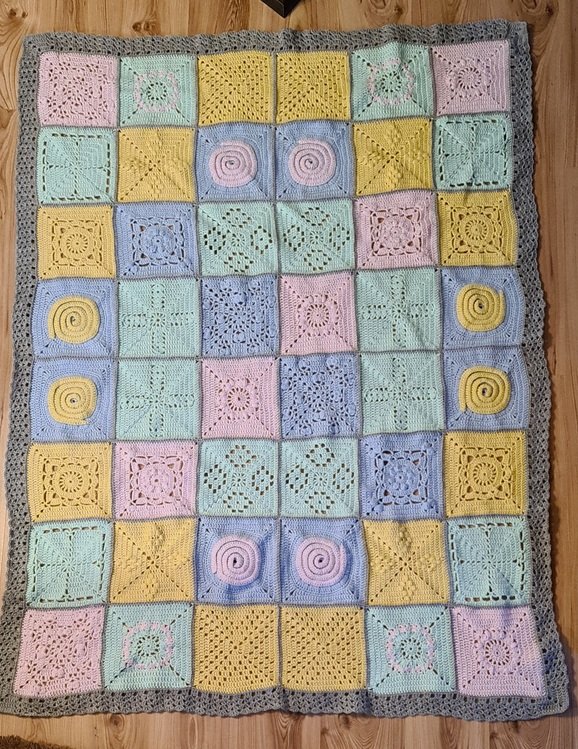 Granny Square Decke &quot;Sweet Dream&quot; häkeln