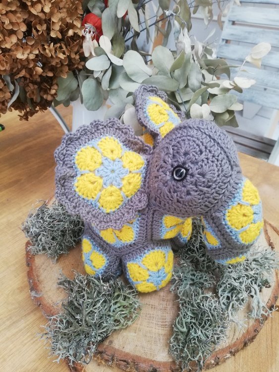 Emil The Baby - Elephant with African Flowers crochet pattern PDF DYN