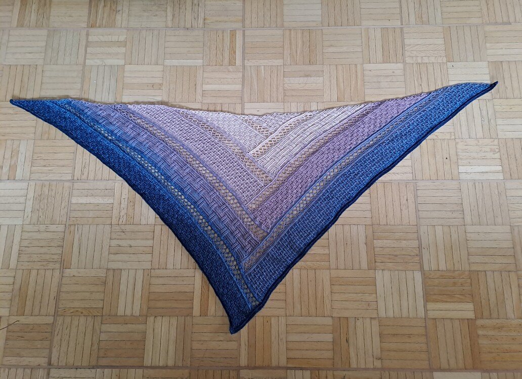 Crochet Pattern Triangular Scarf &quot;Akaste&quot; - Handmade Unique Design