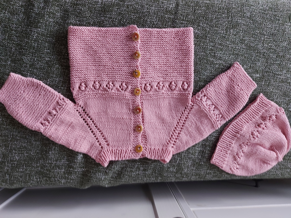 Strickanleitung Babyjacke, in 56-62, 3-6 Monate, in 3 Varianten, nahtlos