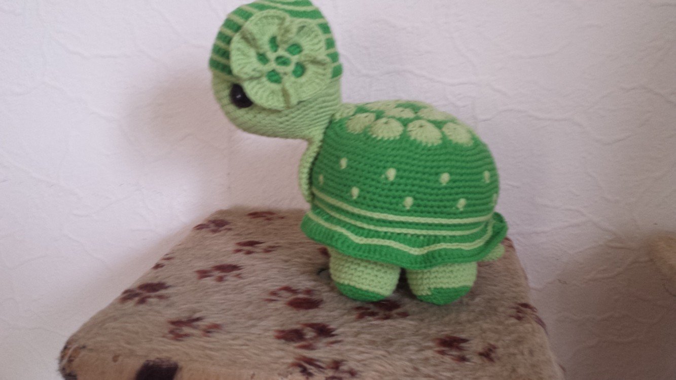 Blumenkröte - Amigurumi Häkelanleitung