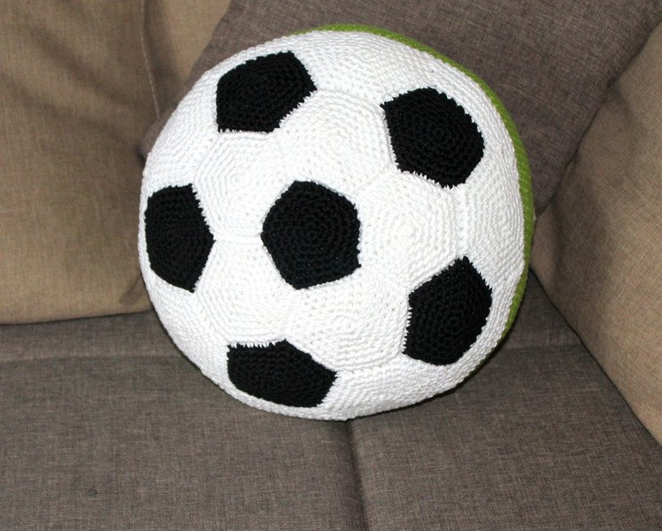 Football pillow crochet pattern - Photos and pictures