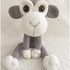 Crochet pattern of a cute monkey in a PDF file, clearly described with photos in Deutsch English and Dutch