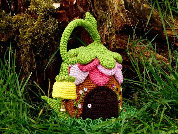 Crochet pattern door stop fairies cottage