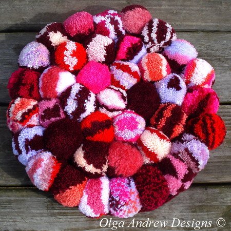 Pompom seat cushion crochet pattern 064